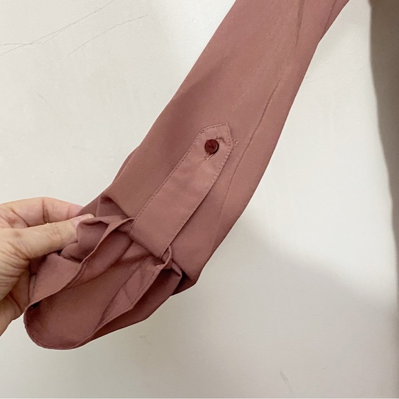 MOSSIMO lace stripe high low hem tab sleeve longer length polyester crepe top L - Picture 3 of 7